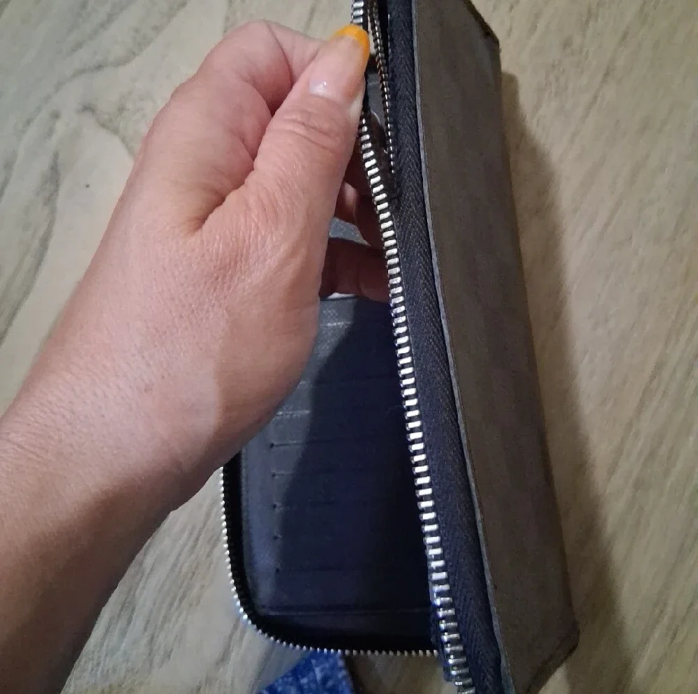 Louis Vuitton Luxury Men's Check Pattern Zip Wallet - Black